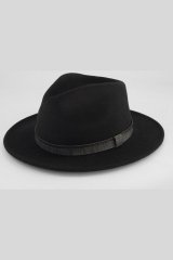 JP1880 853621 Villahattu Musta