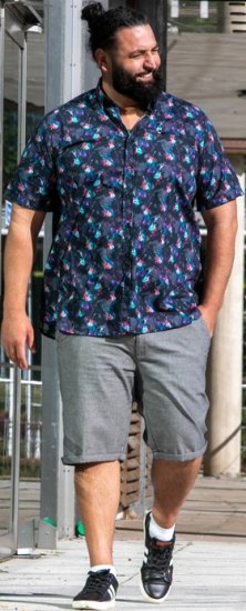 D555 Farnborough Short Sleeve Guitar AOP Shirt With Hidden Button Down Black - Kauluspaidat - Miesten isot kauluspaidat 2XL – 8XL