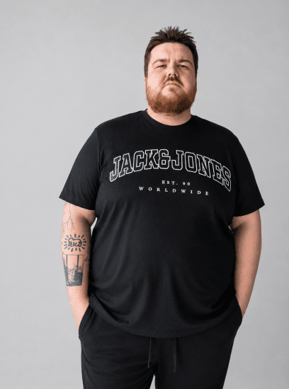 Jack & Jones CALEB VARSITY O-Neck T-Shirt Black - T-paidat - Isot T-paidat 2XL – 14XL
