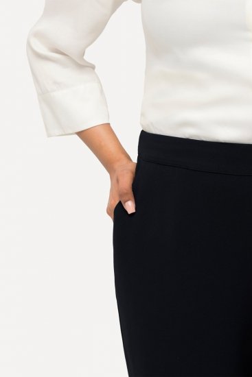 Ulla Popken 813306 Leveälahkeiset puvunhousut joustovyötäröllä Tummansininen - Kangashousut - Naisten plus-size kangashousut