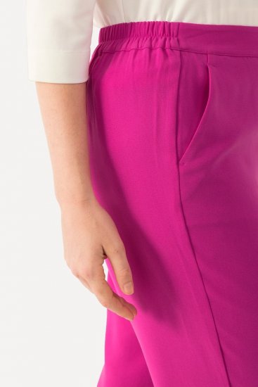 Ulla Popken 813306 Leveälahkeiset puvunhousut joustovyötäröllä Magenta - Kangashousut - Naisten plus-size kangashousut