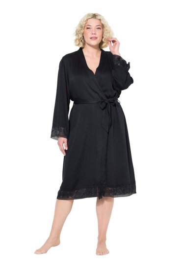 Ulla Popken 834837 Kimono-aamutakki pitsillä Musta - Aamutakit & kylpytakit - 