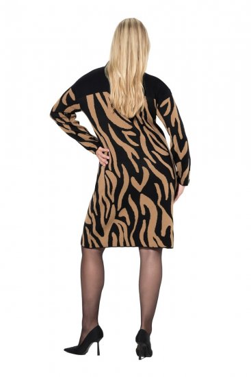 Ulla Popken 845378 Eläinkuvioinen neulemekko Beige - Iltapuvut - Juhlamekot plus-koossa
