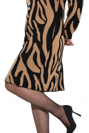 Ulla Popken 845378 Eläinkuvioinen neulemekko Beige - Iltapuvut - Juhlamekot plus-koossa