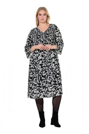 Ulla Popken 845825 Kukkakuvioinen midimekko 3/4-hihoilla Musta - Midimekot - Midimekot isoissa ko'oissa