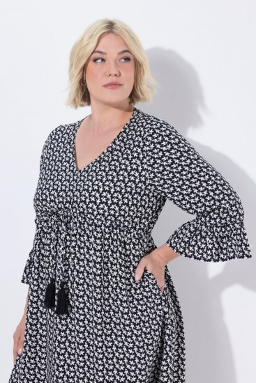 Ulla Popken 847798 A-linjainen midimekko V-aukolla Musta - Midimekot - Midimekot isoissa ko'oissa