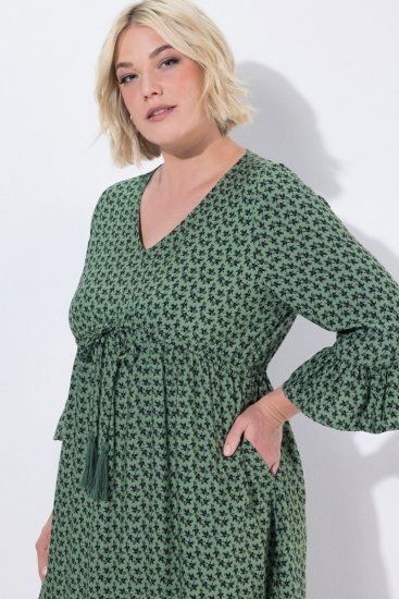 Ulla Popken 847798 A-linjainen midimekko V-aukolla Tummanvihreä - Midimekot - Midimekot isoissa ko'oissa