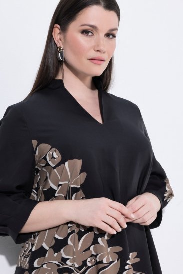 Ulla Popken 849423 Kukkakuvioinen mekko 3/4-hihoilla Musta - Maksimekot - Isojen kokojen maksimekot