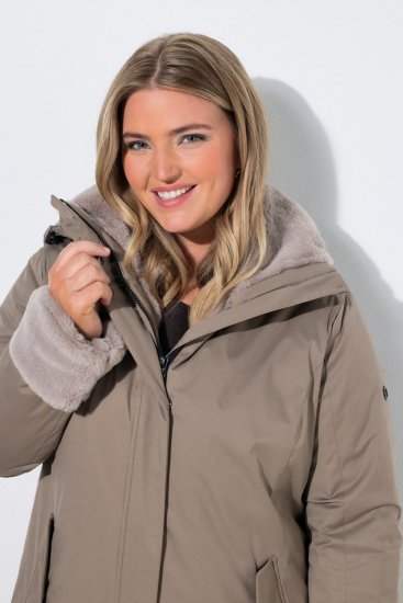 Ulla Popken 850509 Tekoturkistakki Taupe - Takit - Naisten takit plus-koossa
