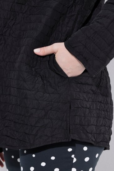 Ulla Popken 852076 Tikattu kreppitakki pystykauluksella Musta - Takit - Naisten takit plus-koossa