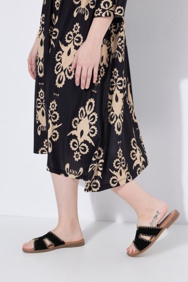 Ulla Popken 852315 Kuviollinen kietaisumekko Musta - Midimekot - Midimekot isoissa ko'oissa