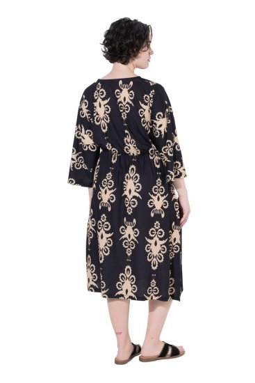 Ulla Popken 852315 Kuviollinen kietaisumekko Musta - Midimekot - Midimekot isoissa ko'oissa
