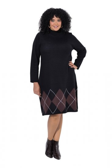 Ulla Popken 852597 Kuviollinen neulemekko poolokauluksella Musta - Neulemekot - 