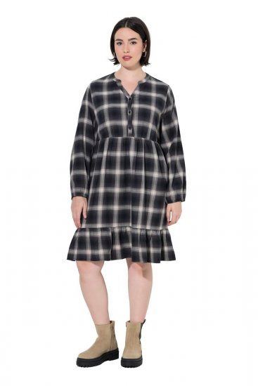 Ulla Popken 853728 Ruudullinen mekko röyhelöillä Musta - Naisten mekot isot koot - Mekot kaikille koille