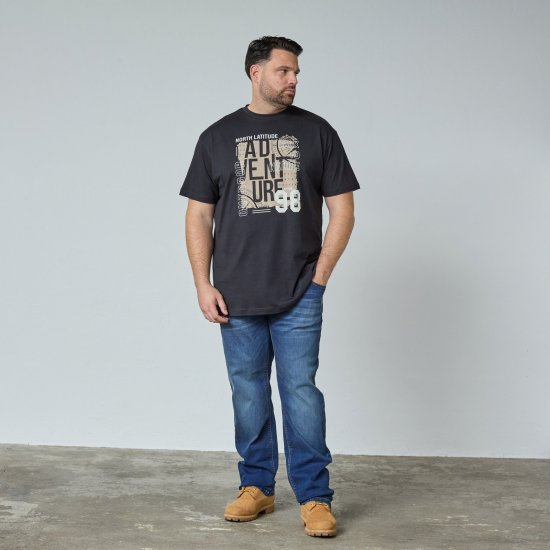 North Latitude Adventure 98 Graphic Tee Musta - TALL T-paidat - T-paidat pitkille miehille 