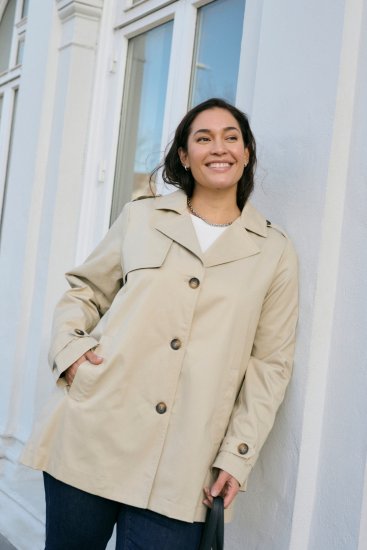 Kaffe Curve Tricia Takki Höyhenharmaa - Naisten takit isot koot - 