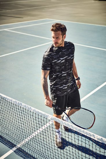 JP1880 QuickDry Graphic Print Tennis T-Shirt Black - Urheiluvaatteet & ulkoilu - Miesten urheiluvaatteet isot koot