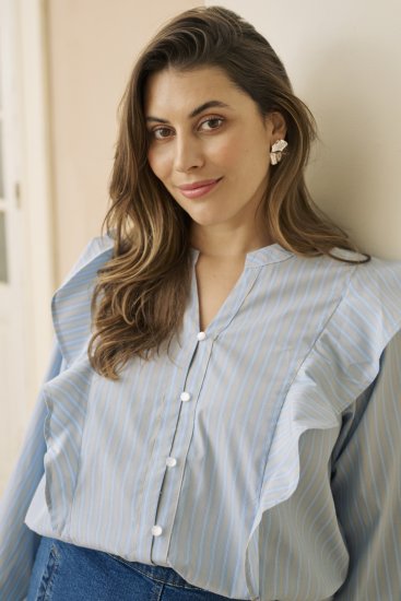 Kaffe Curve Lenia Flounce Shirt Powder Blue Stripe - Paitapuserot - 
