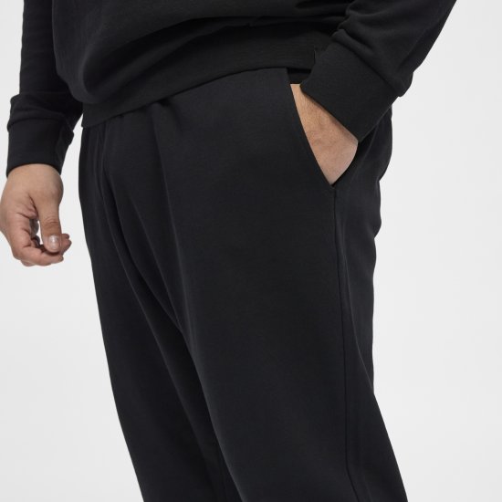 North Latitude Sweatpants Black - Collegehousut ja collegeshortsit - Miesten Isot collegehousut ja collegeshortsit