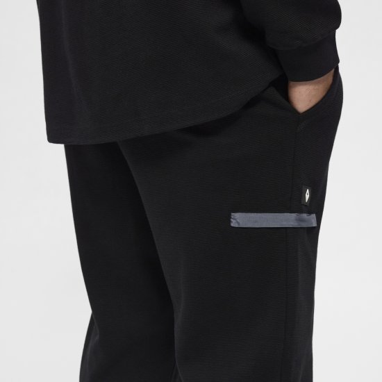 North Latitude Ottoman Sweatpants Black - Collegehousut ja Collegeshortsit - Miesten Isot collegehousut ja collegeshortsit