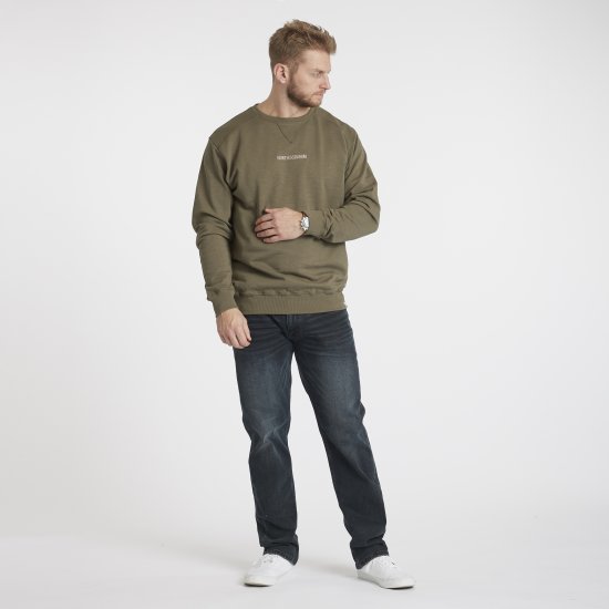 North Latitude Denim Logo Sweatshirt Dusty Olive Green TALL - TALL collegepaidat - TALL-collegepuserot ja -hupparit