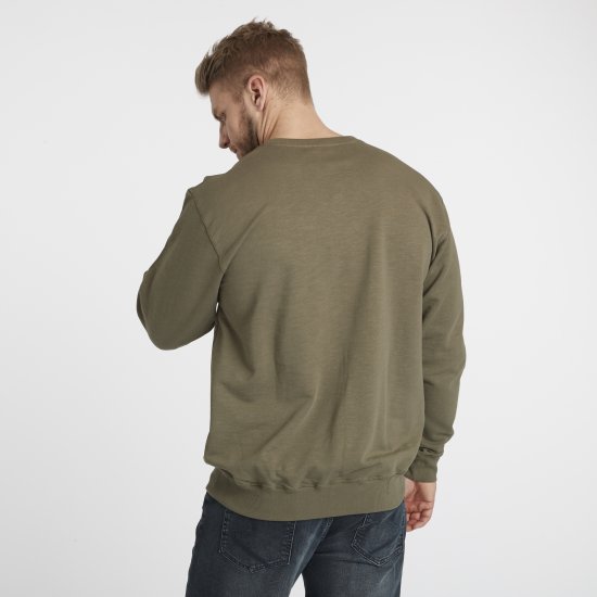 North Latitude Denim Logo Sweatshirt Dusty Olive Green TALL - TALL collegepaidat - TALL-collegepuserot ja -hupparit