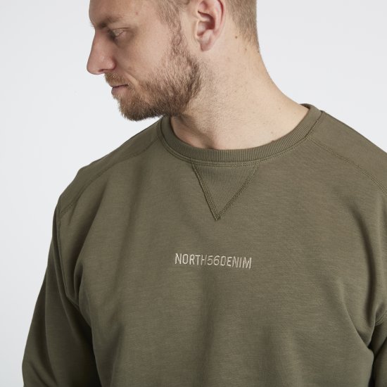 North Latitude Denim Logo Sweatshirt Dusty Olive Green TALL - TALL collegepaidat - TALL-collegepuserot ja -hupparit