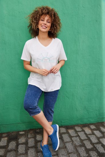 Ulla Popken Embroidered Sunrise Lettering Tee Off-White - Painetut T-paidat naisille - 